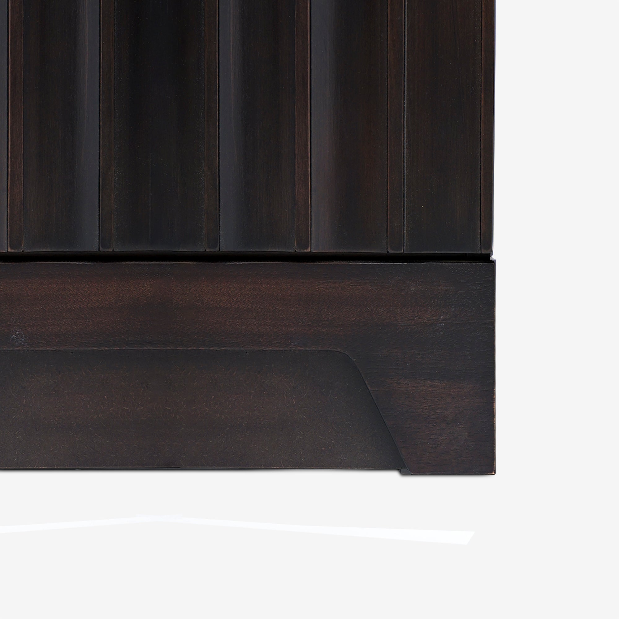 Detail Leg Black Mira 31.5 Scalloped Modular Cabinet