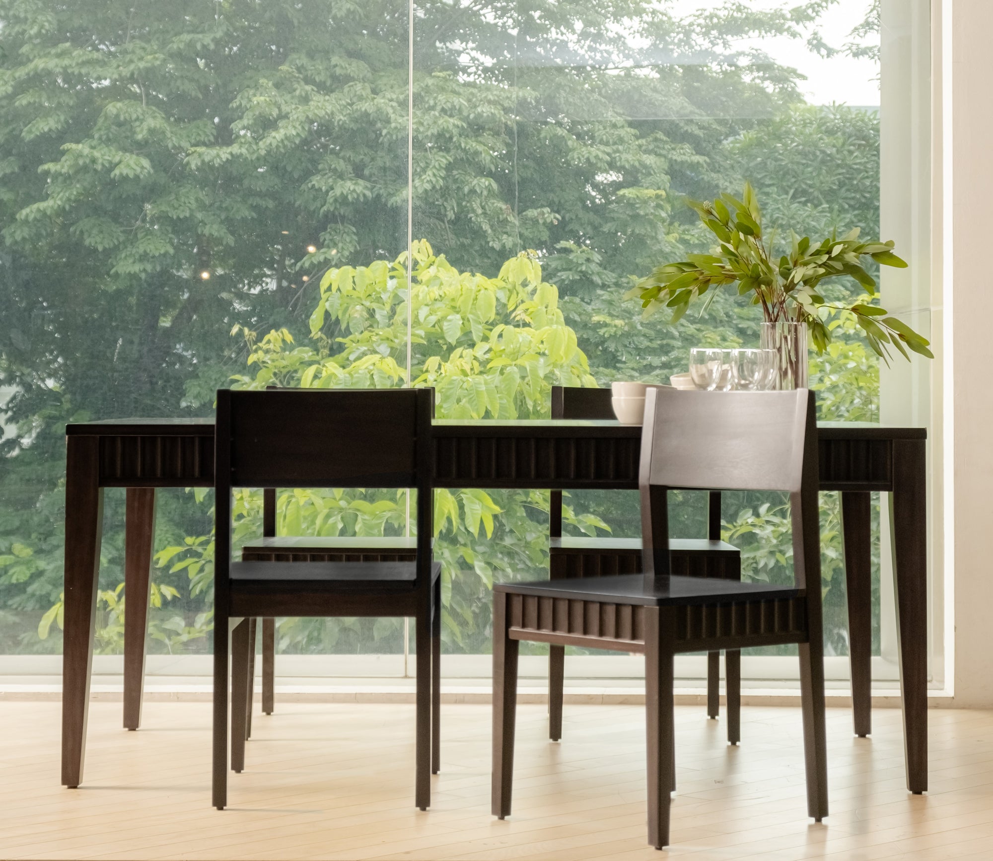 Mira - 72" x 30" Scalloped Dining Table, Black