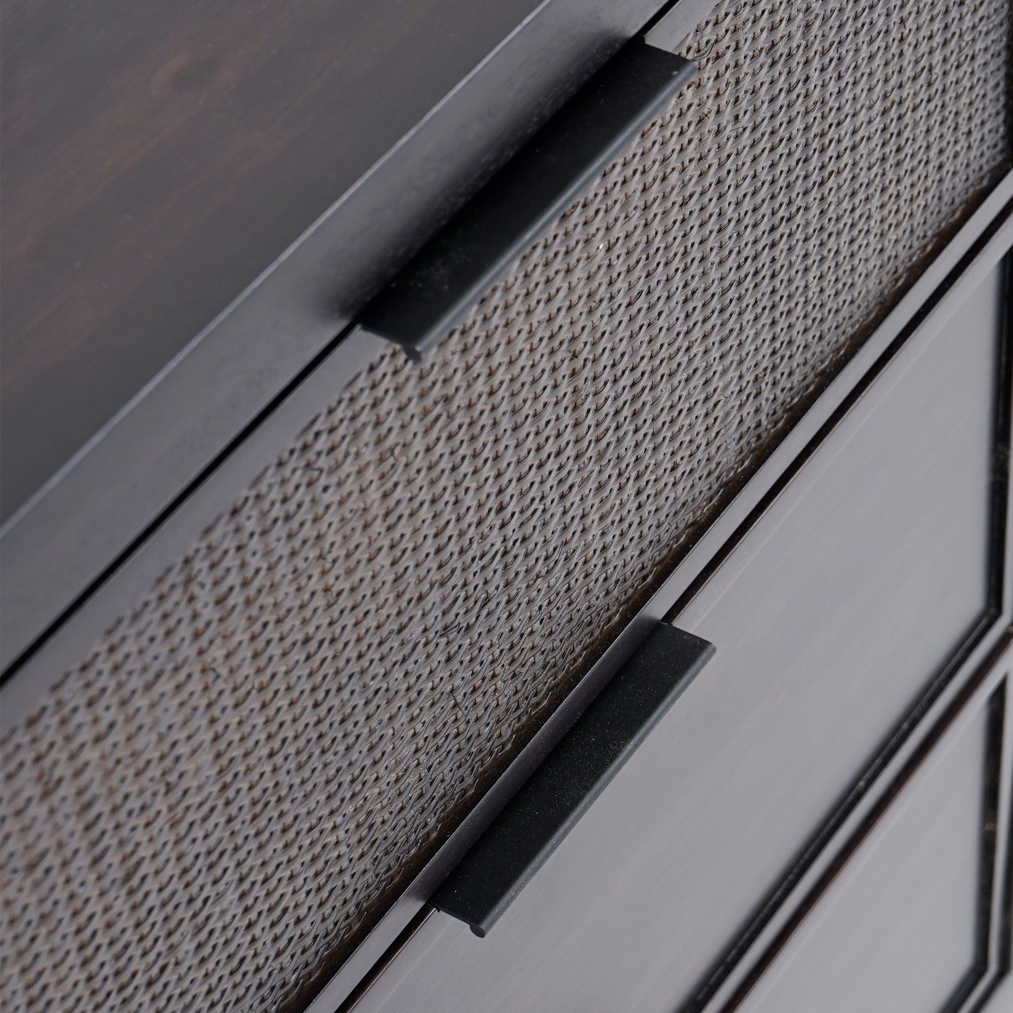 KALANA_FT-STB03-02-04-02_image_detail-handles.jpg