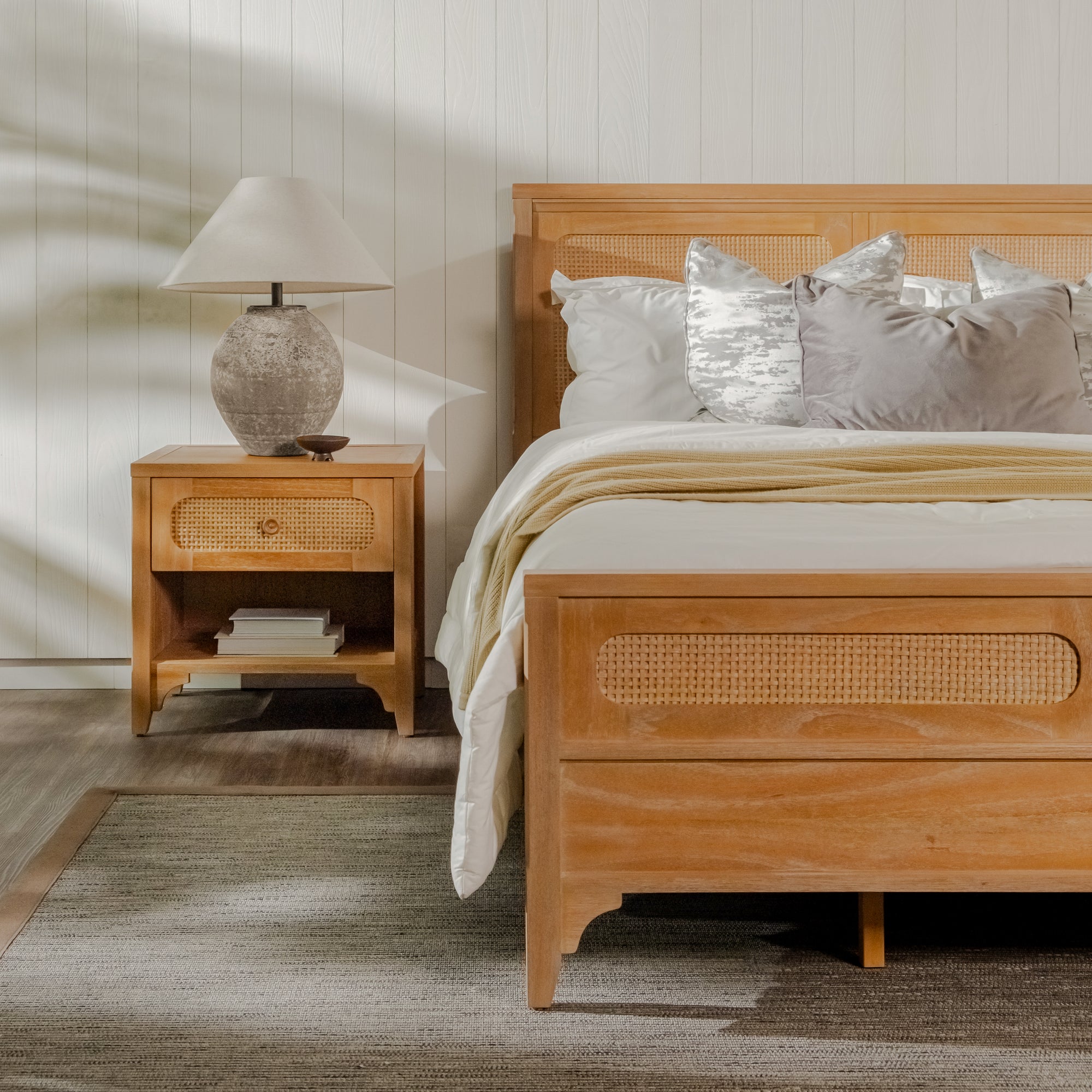 Lurian - Queen Rattan Bed, Natural